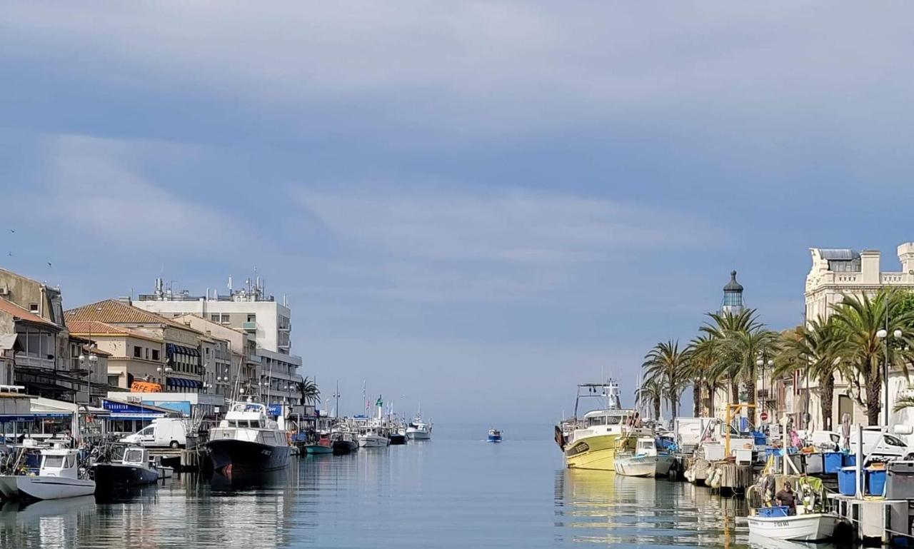 Superbe studio avec Loggia entre port et plage Le Grau-du-Roi Eksteriør bilde